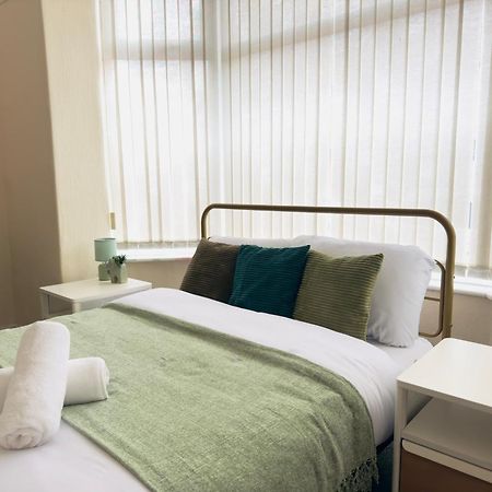 Double Bedroom Near City Center Manchester Exteriör bild