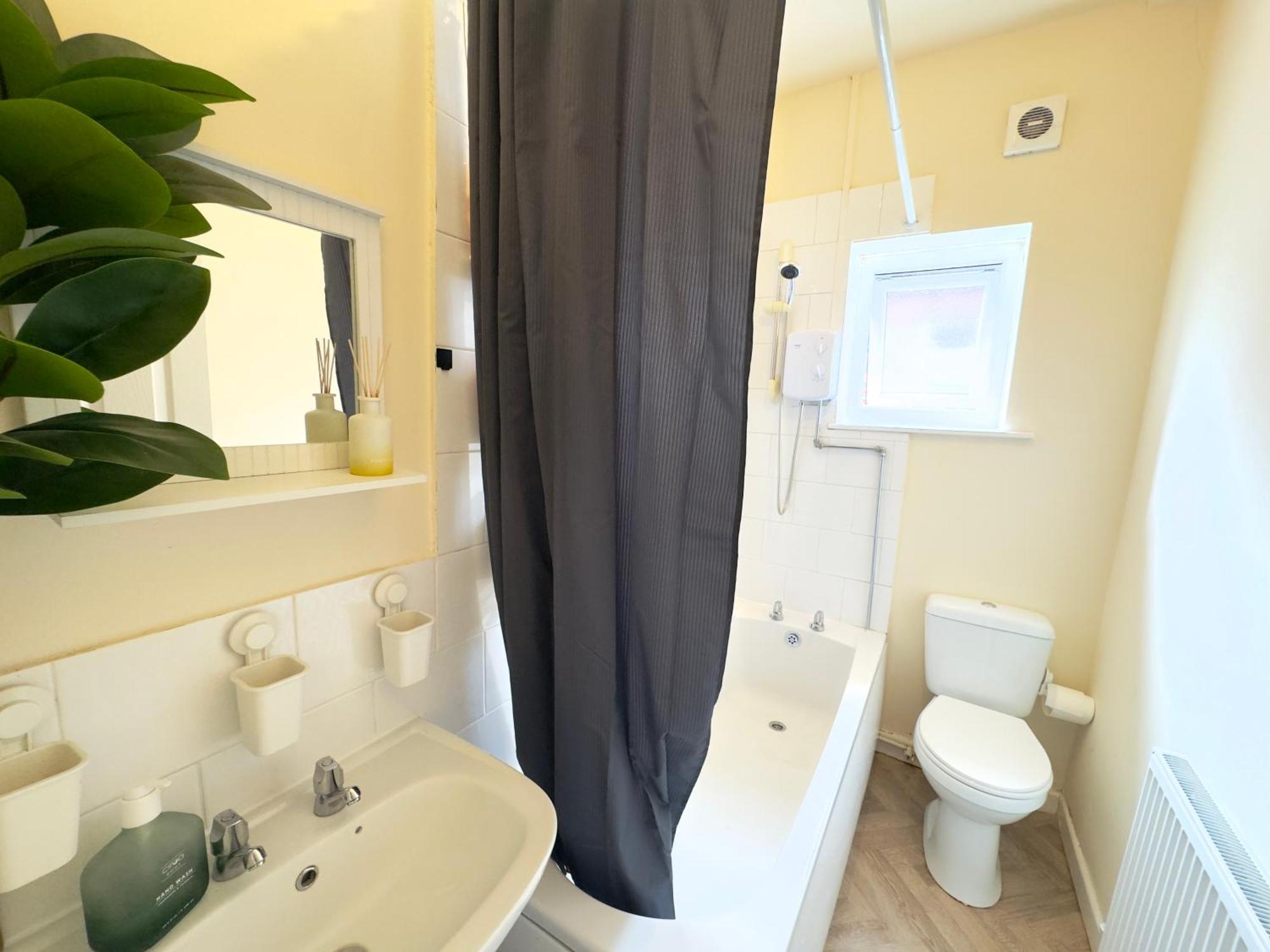 Double Bedroom Near City Center Manchester Exteriör bild